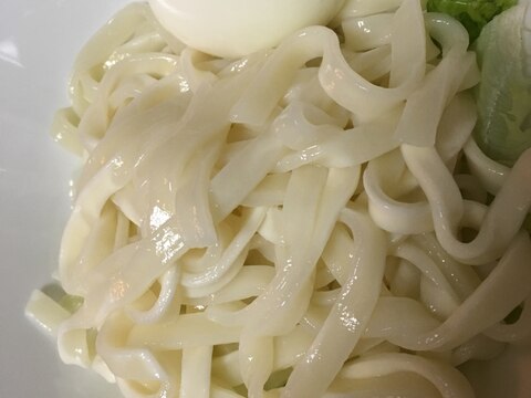 新玉ねぎとレタスのサラダうどん